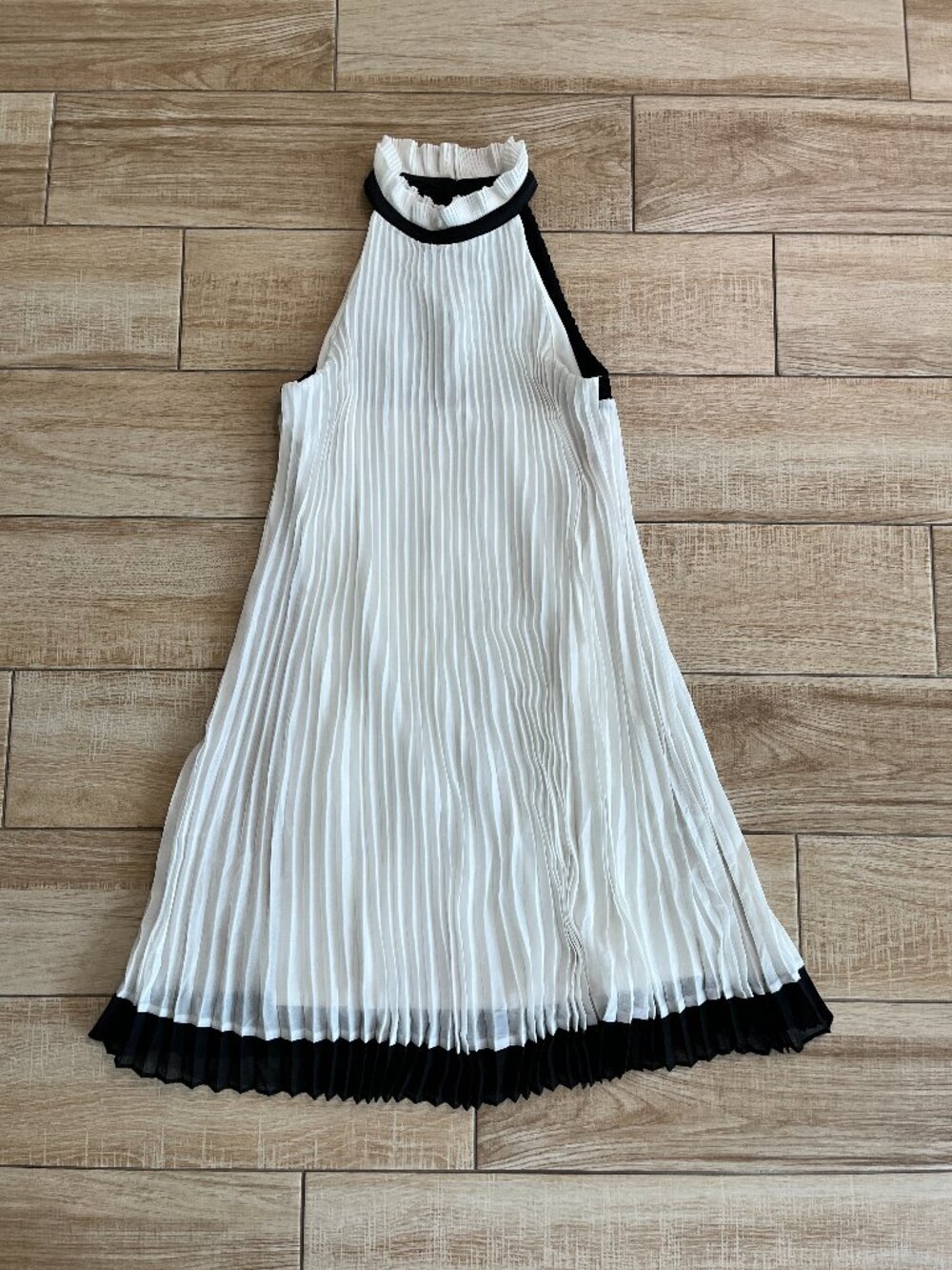 Womens White House Black Market Black/White Mini Dress - 4